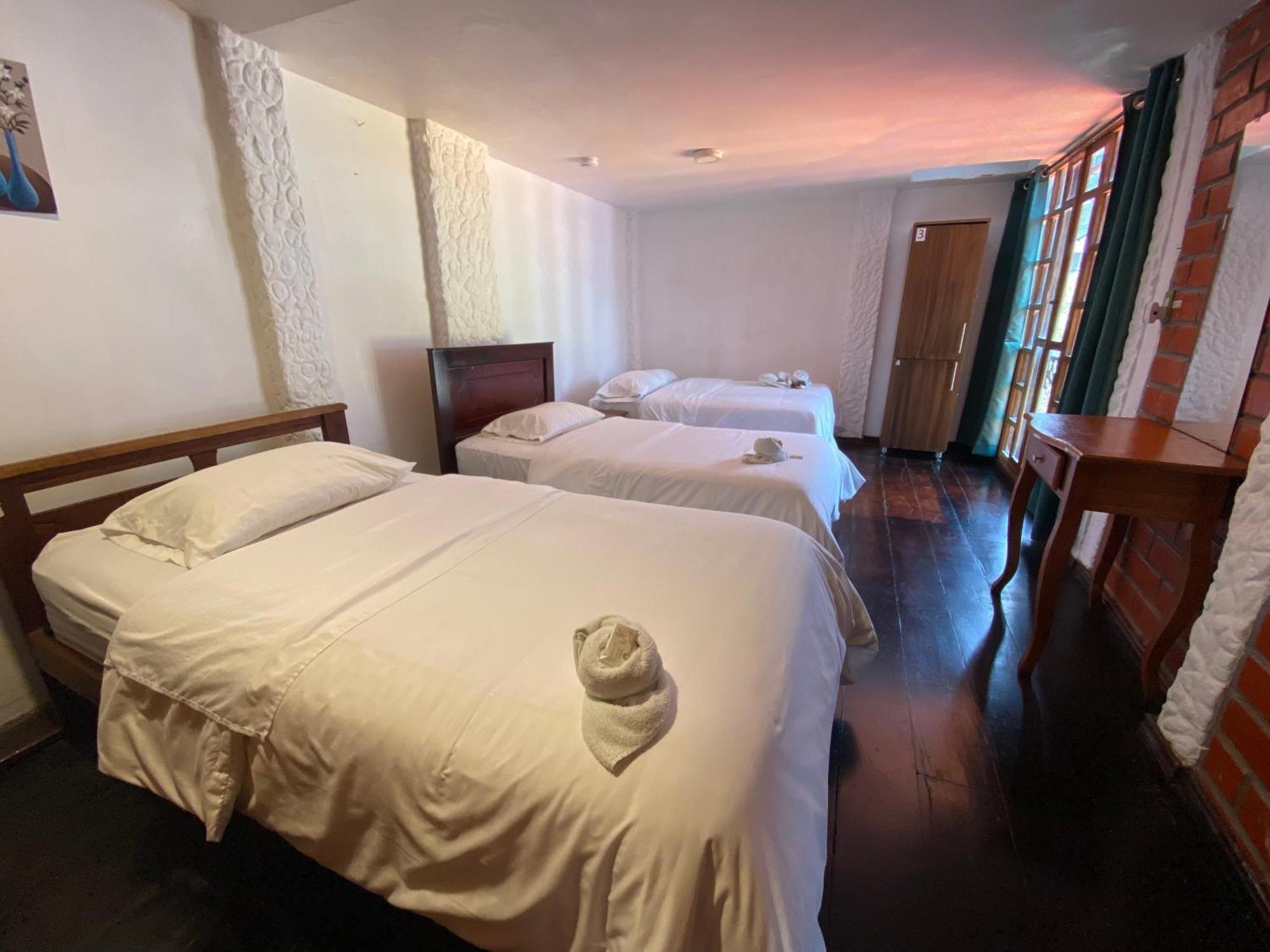 Garden House Hostal บาญอส ภายนอก รูปภาพ