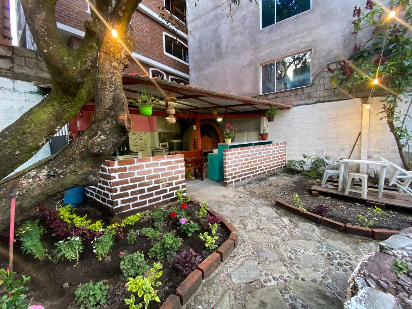 Garden House Hostal บาญอส ภายนอก รูปภาพ