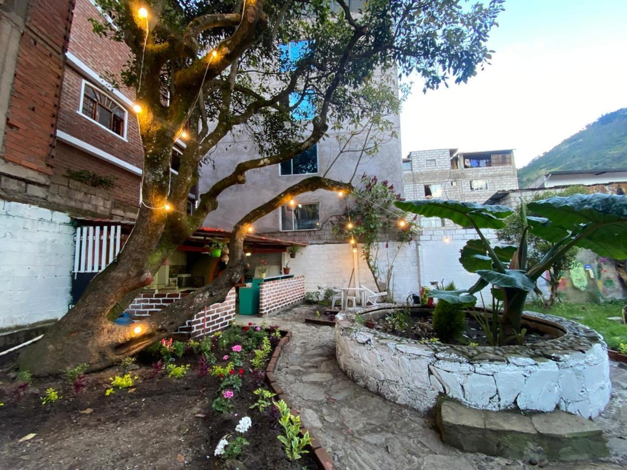 Garden House Hostal บาญอส ภายนอก รูปภาพ