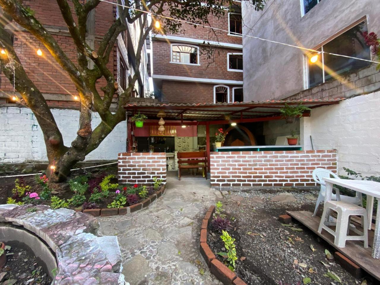 Garden House Hostal บาญอส ภายนอก รูปภาพ
